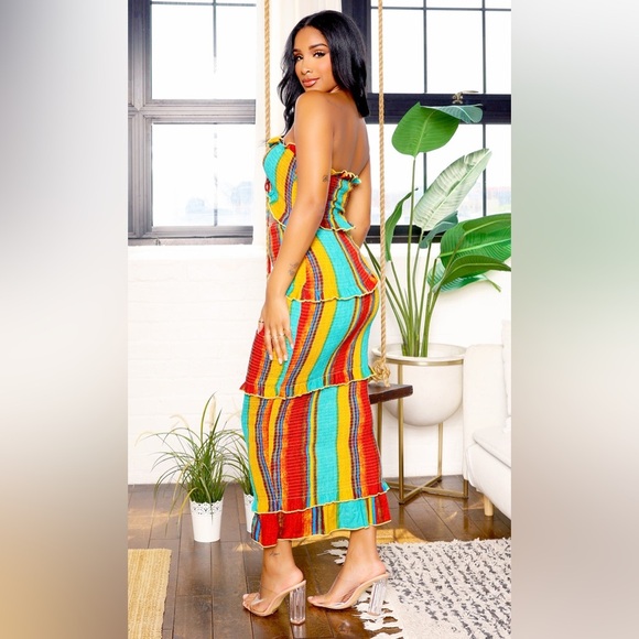 SMOCKED MAXI VACATION DRESS - Picture 7 of 10